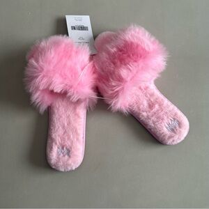 Malvados Pink Faux Fur Fluffy Slumber Slippers Size 9